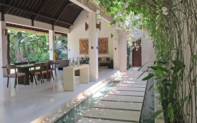 Nyaman Villas