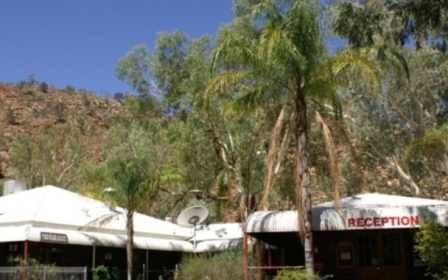 Heavitree Gap Outback Lodge