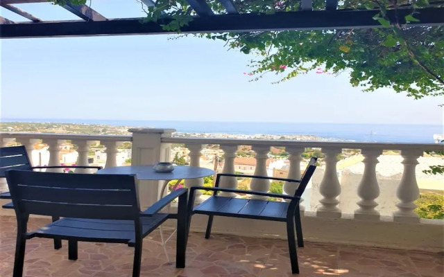 Entire Villa Full View 3 Bedrooms 3 Bathrooms 3 Kitchens