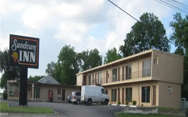 Sundown Inn