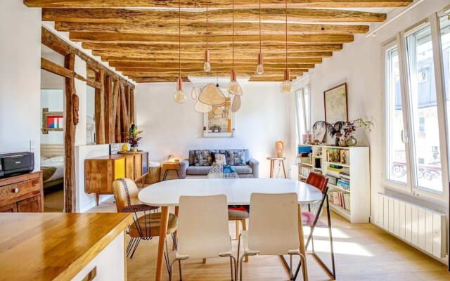 Loft-inspired Flat Near Montmartre, Sleeps 4