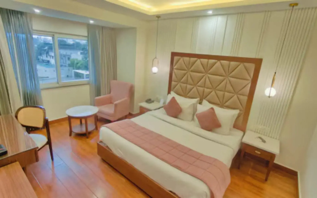 MJ Grand Inn