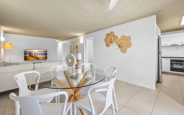 3-bed Waterfront Apartment With Private Patio