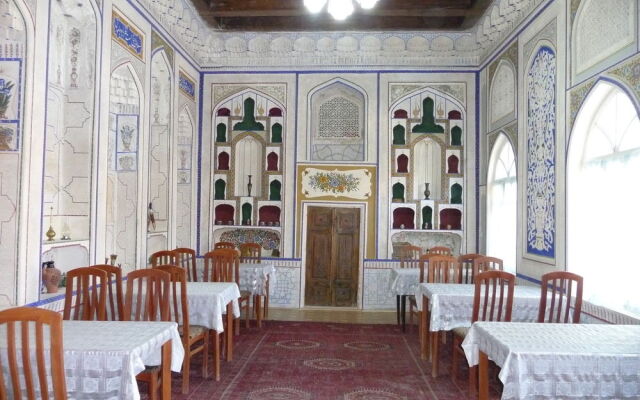 Hovli Poyon Hotel