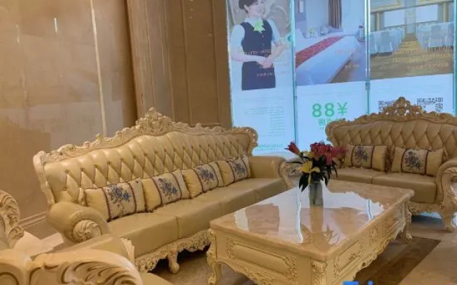 Vienna Hotel (Kunming Baiyun Road Metro Station Jiang'an)