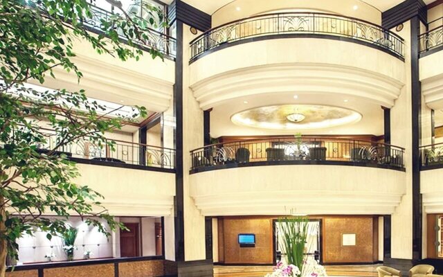 Menara Peninsula Hotel Jakarta