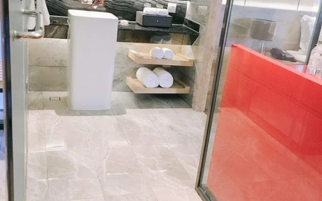 Chongqing Nordic Ins First Line Riverview Cinema-style Inn