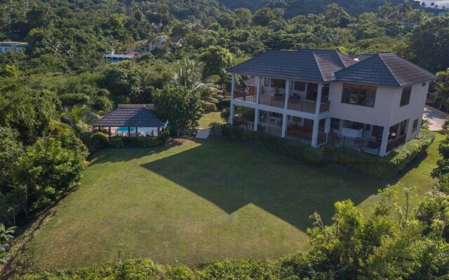 Kanowa , Fully Staffed With Panoramic Views 4 Bedroom Villa