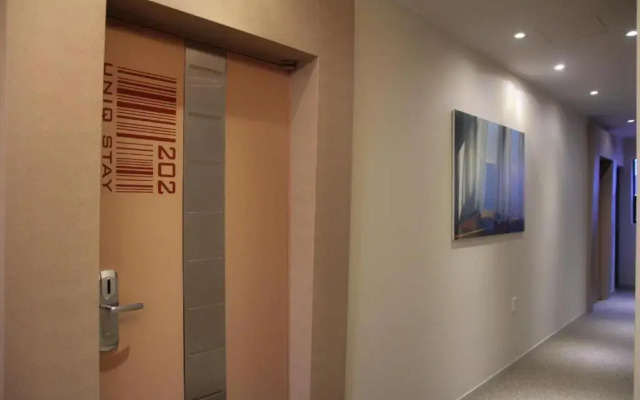 Uniqstay Hostel and Suite