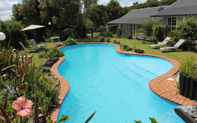 Ash Grove Boutique Motel