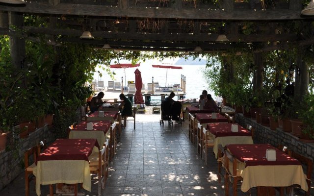 Yakamoz Restaurant & Pension