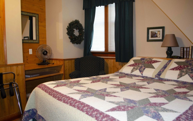 Crandell Mountain Lodge