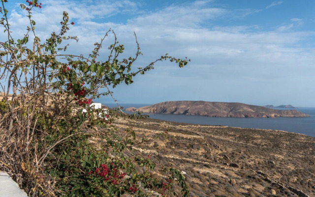 Villa Cycladic Breeze Tranquil & Private