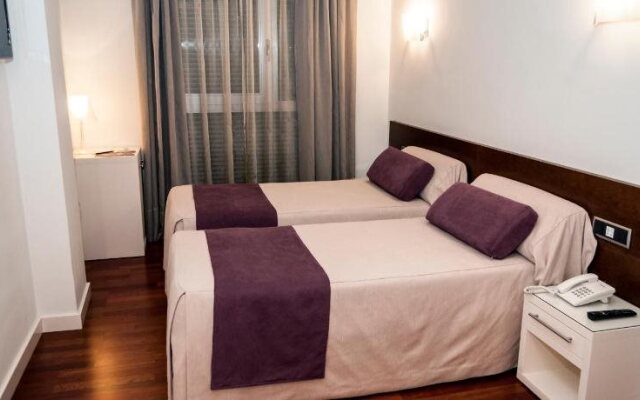 Escuderos Hotel Cruz