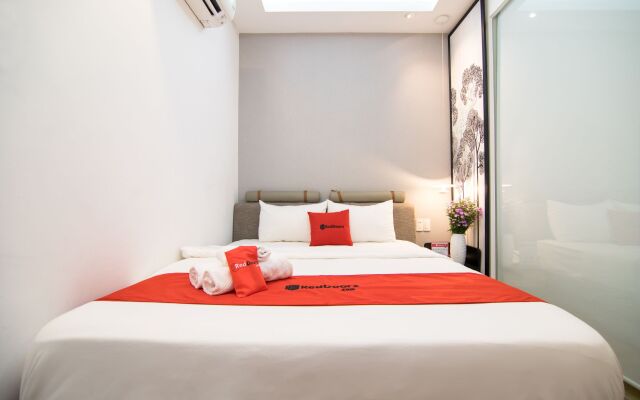 RedDoorz Plus near Saigon Train Station