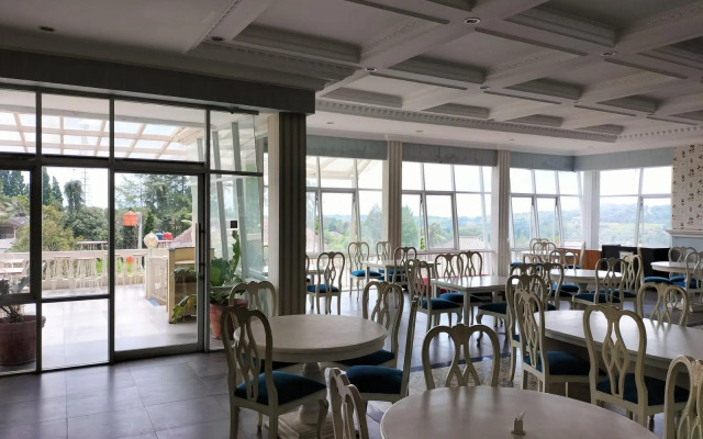 Rizen Premiere Hotel