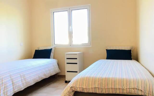 Apartamento Junto à Praia na Arrifana, by Izibookings