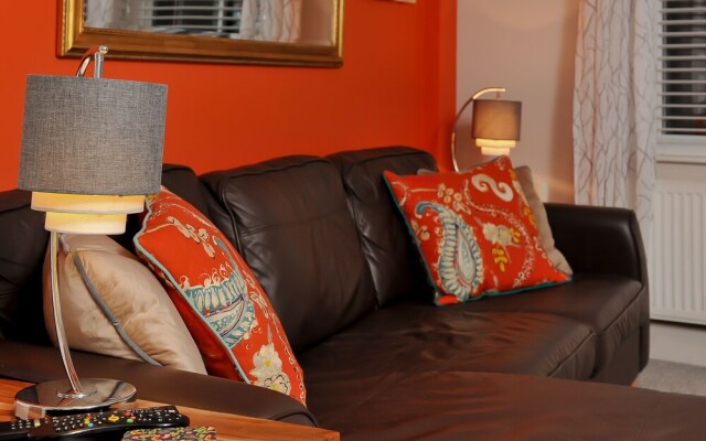 Select Serviced Accommodation - Canal Walk