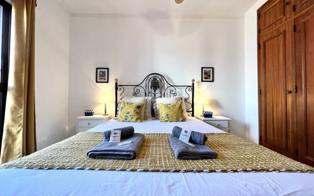 Vilamoura Classic Villa With Pool