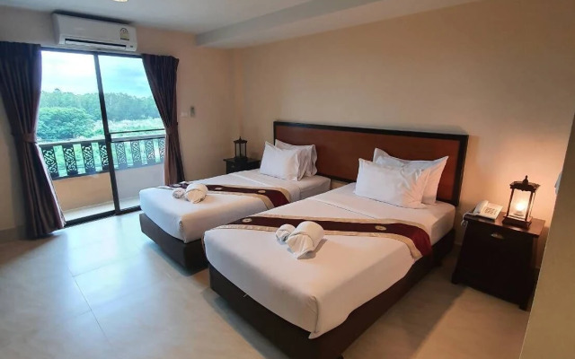 Rayong Lanna Hotel
