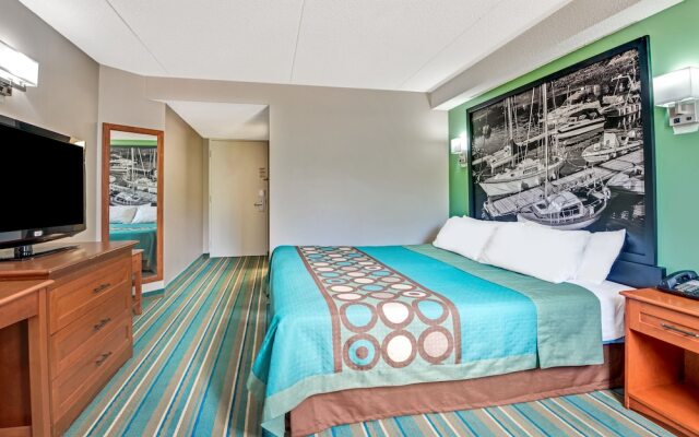 Super 8 Toronto East ON