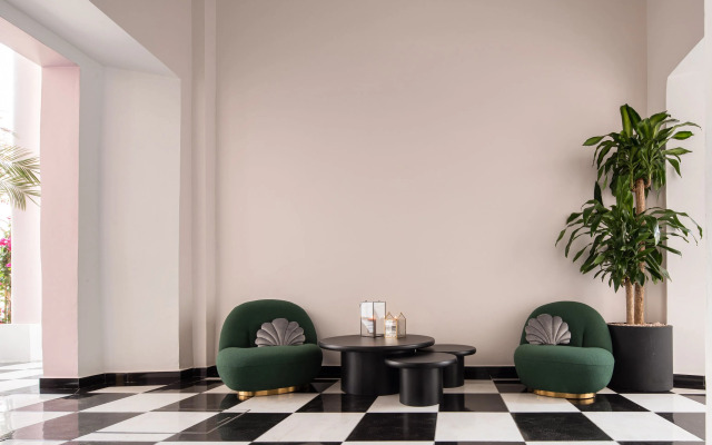 HOLT's Hotel De Mi Independencia