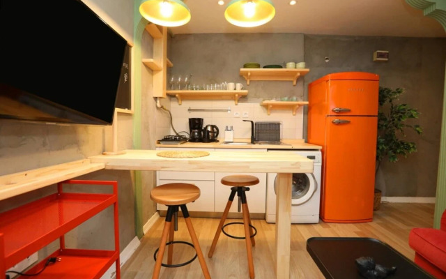 Pleasant Flat Near Taksim Square in Beyoglu