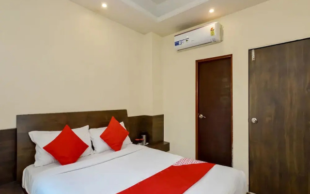 OYO 2453 Hotel Mangesh Plaza