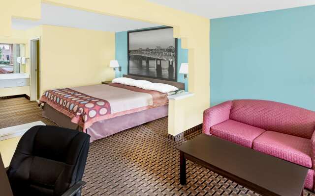 Super 8 by Wyndham Madison/Ridgeland Area