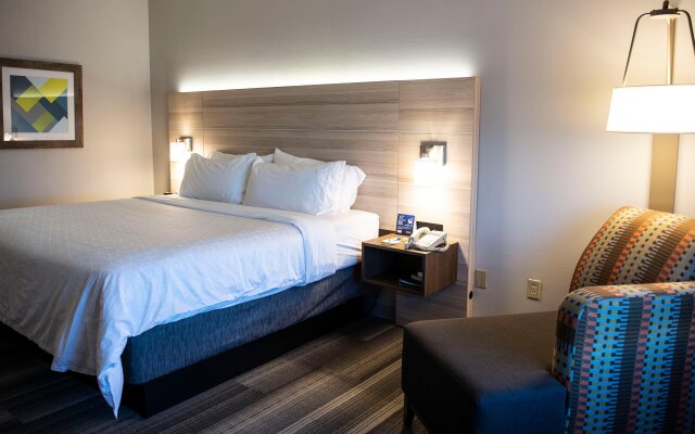 Holiday Inn Express & Suites Sedalia, an IHG Hotel