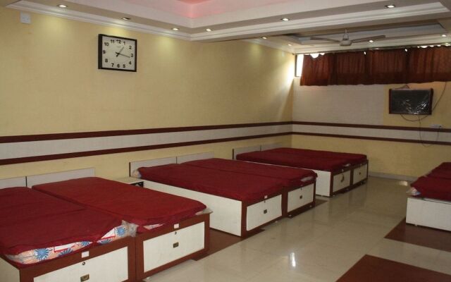 Reba Beach Resort - Hostel