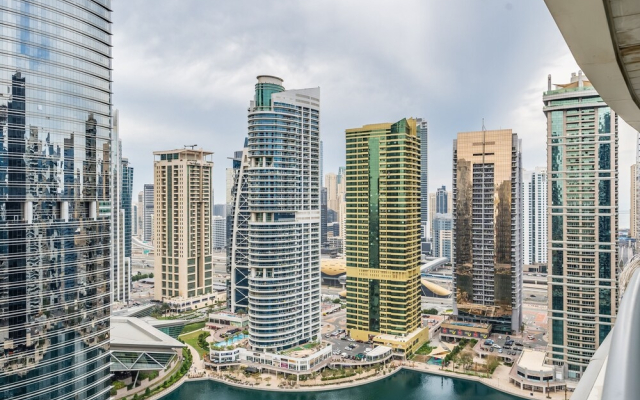 Lakeside Serenity Retreat with Soothing Lake Views