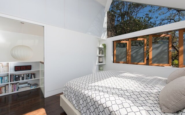 Stunning Family Home 5mins to CBD H332