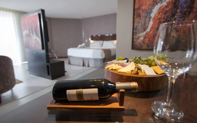 Camino Real Hotel