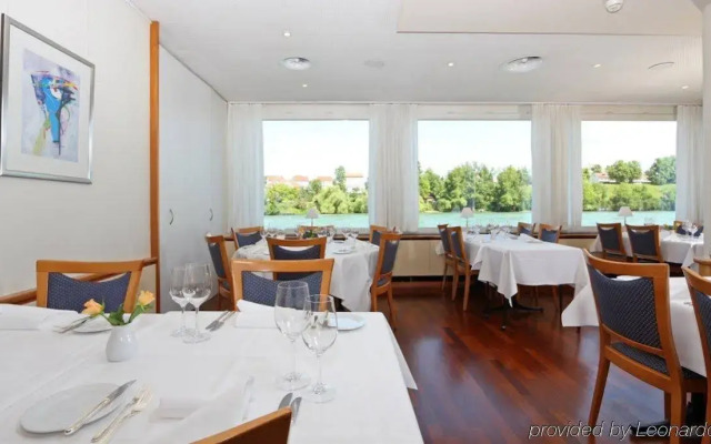 Hotel Schiff am Rhein