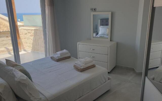 Zefyros Suite , Seafront retreat !