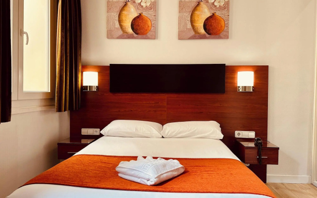 Hostal Sol Square Madrid - Image 6