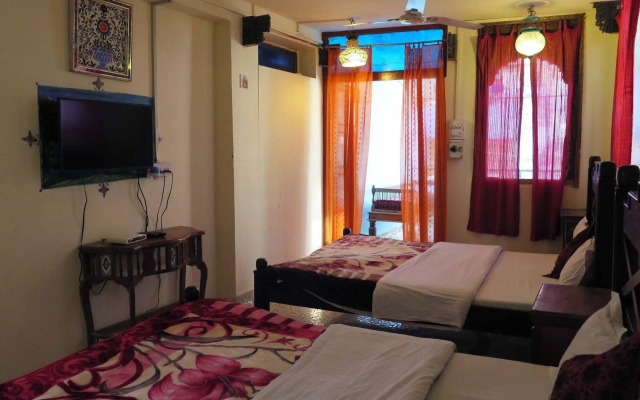 Yogi Guest House