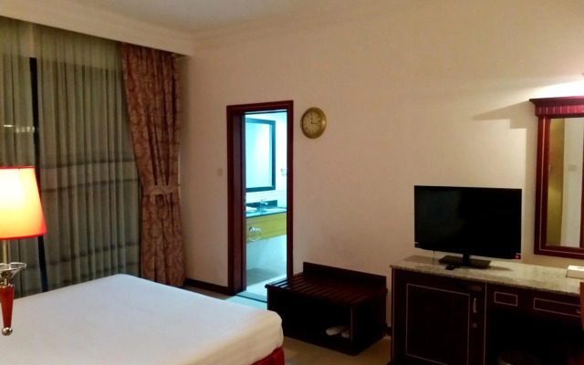 Taj Plaza Hotel