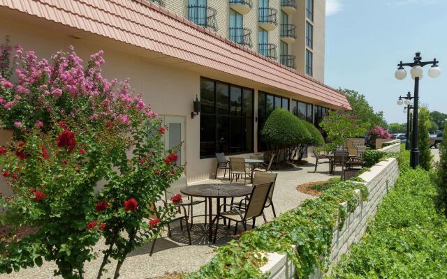 Embassy Suites by Hilton Tulsa I-44