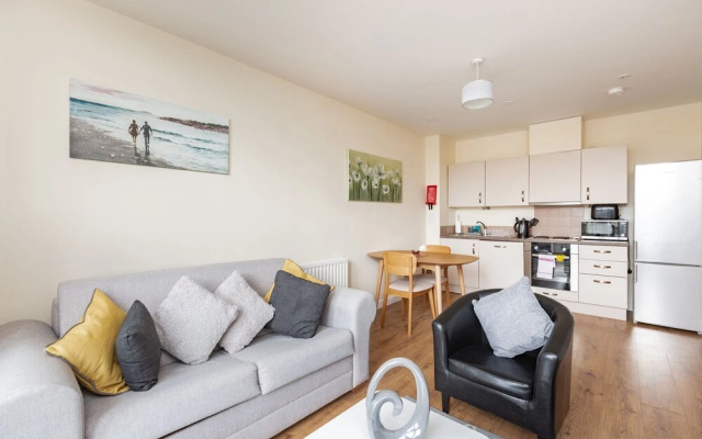 Golden Heights Suites by Kasar Stays