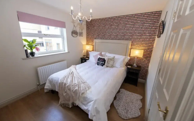 A very British house to stay 3 Bedroom