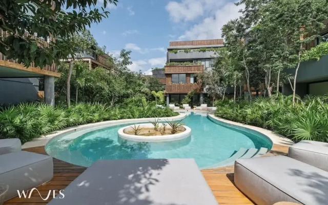 2BR W/private Pool - Steps Away From the Beach