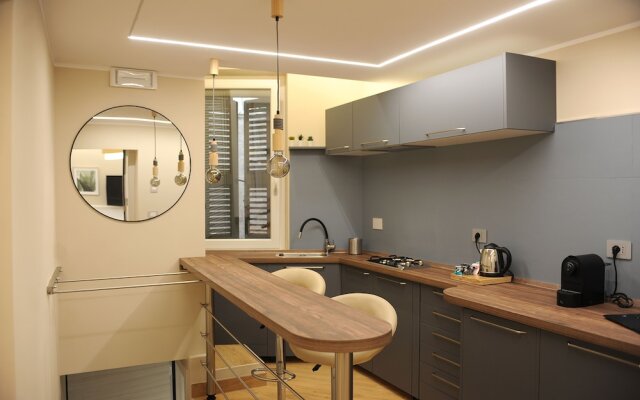 Mom Apartment Rooms&Suites