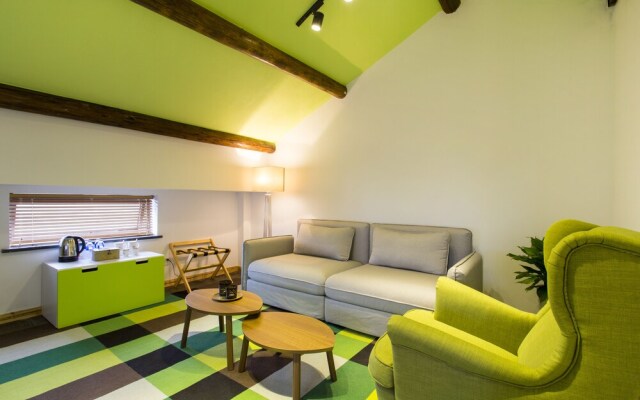 Mishe Orange Garden Inn