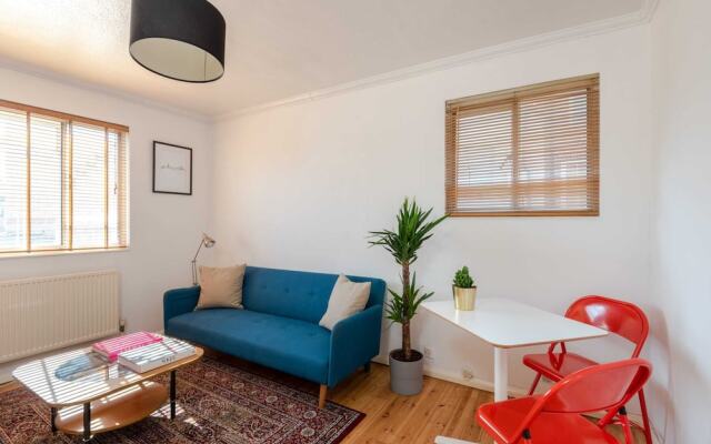 Modern 1BR Flat in Angel/islington, Fits 4