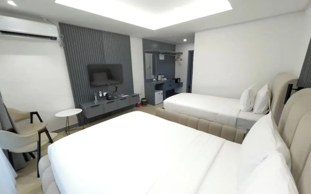 The Clover Hotel