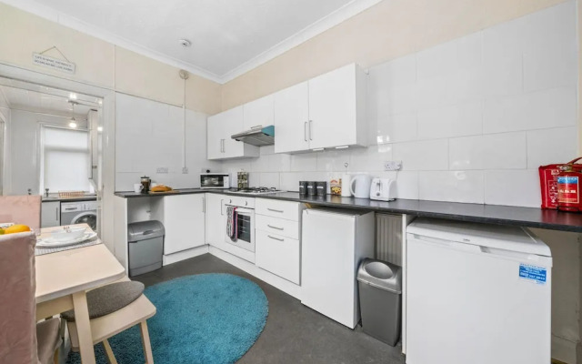 One Bedroom Apartment by Klass Living Serviced Accommodation Bellshill - Elmbank Street Apartment with WIFI  and Parking