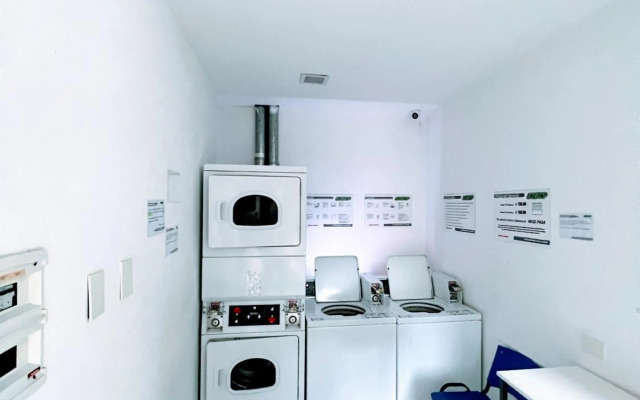 Studio Pont Bleu by medranosuits