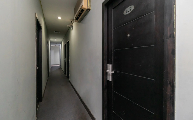 RedDoorz @ Jalan Gunung Sahari